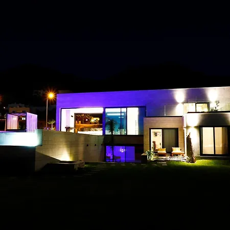 Vistaport B - Luxury With Private Pool And Sea View